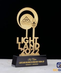 Cúp chế tác riêng theo yêu cầu khách hàng