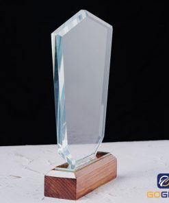 Cúp pha lê đế gỗ trong suốt