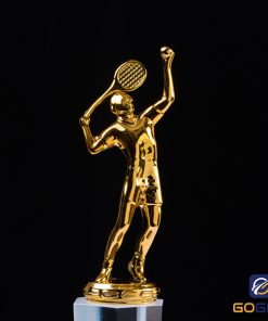 Cúp thể thao vinh danh bộ môn cầu lông