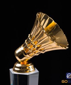 Làm cúp thể thao cho môn cầu lông