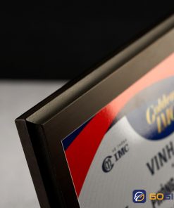 Cận cảnh bảng vinh danh mặt in BVD15