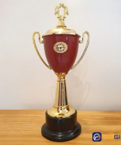Cúp G23 đỏ biểu tượng nguyệt quế