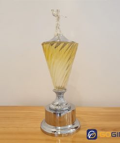 Cúp thể thao màu pha lê đế bạc