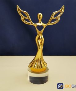 Cúp vinh danh LUX23 với thiết kế mang đến nhiều ý nghĩa đặc biệt