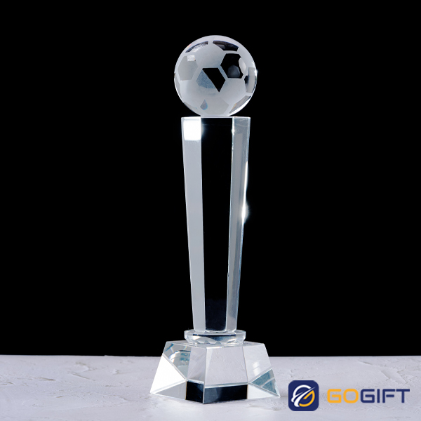 Gogift tự hào là đơn vị cung cấp cúp bóng đá giá rẻ tốt nhất hiện nay