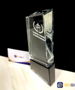 Cúp pha lê vinh danh độc đáo