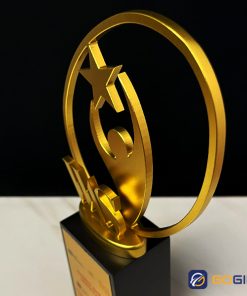 Cúp chế tác riêng theo yêu cầu kết hợp ngôi sao CTR21