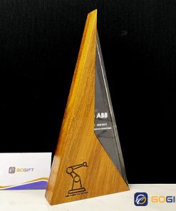 Cúp chế tác riêng CTR31 độc quyền Gogift x ABB - RMIT