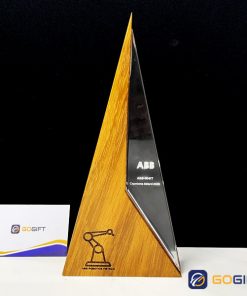 Cúp chế tác riêng gỗ kết hợp pha lê CTR31