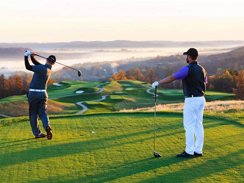 Tùy diện tích sân golf sẽ có số lượng hố golf khác nhau