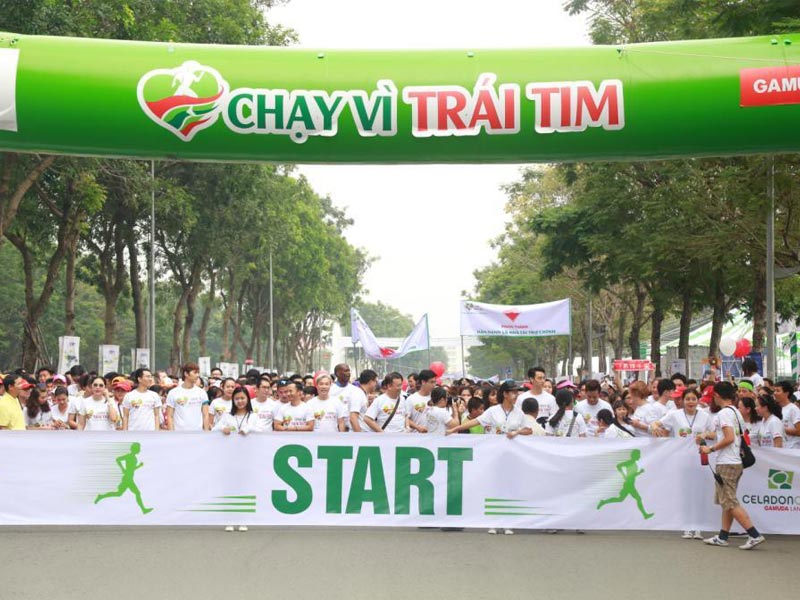 Chạy Vì Trái Tim là sự kiện gây quỹ tài trợ phẫu thuật cho trẻ em nghèo mắc bệnh tim bẩm sinh tại Việt Nam. Ảnh BTC