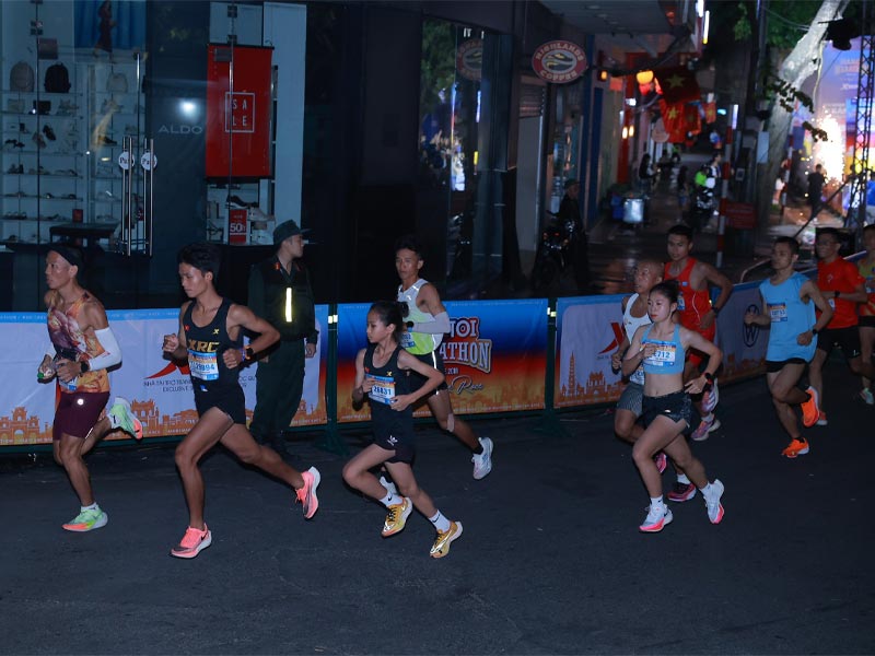 Giải chạy tháng 11/2024 nổi bật nhất chính là Standard Chartered Hanoi Marathon