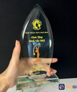 Kỷ niệm chương trao tặng cá nhân xuất sắc 2