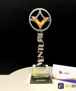 Cúp vinh danh chi nhánh ngân hàng xuất sắc CTR66