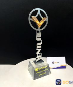 Cúp vinh danh ngân hàng xuất sắc thiết kế CTR66