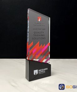 Cúp pha lê in theo yêu cầu 4