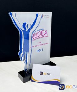 Kỷ niệm chương khen thưởng nhân viên cống hiến 4