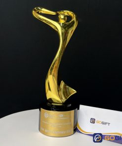 Mẫu cúp kim loại vinh danh nghệ thuật 03