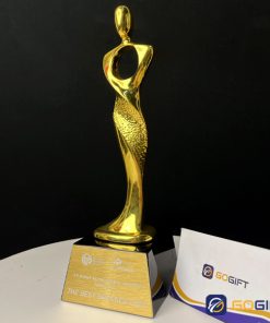 Mẫu cúp kim loại vinh danh nghệ thuật 04