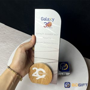 Cúp thiết kế Galaxy Loyalty Awards 2