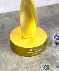 Cúp thiết kế SeABank kinh doanh xuất sắc CTR110 4