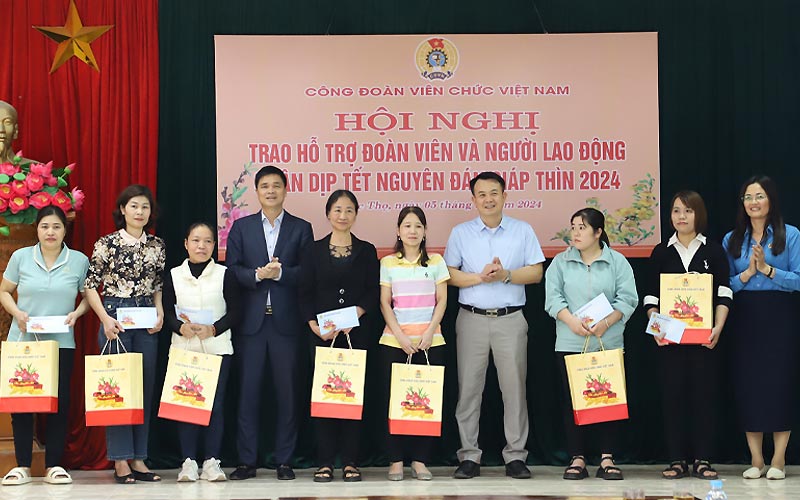 Tặng quà tặng cho cơ quan nhà nước