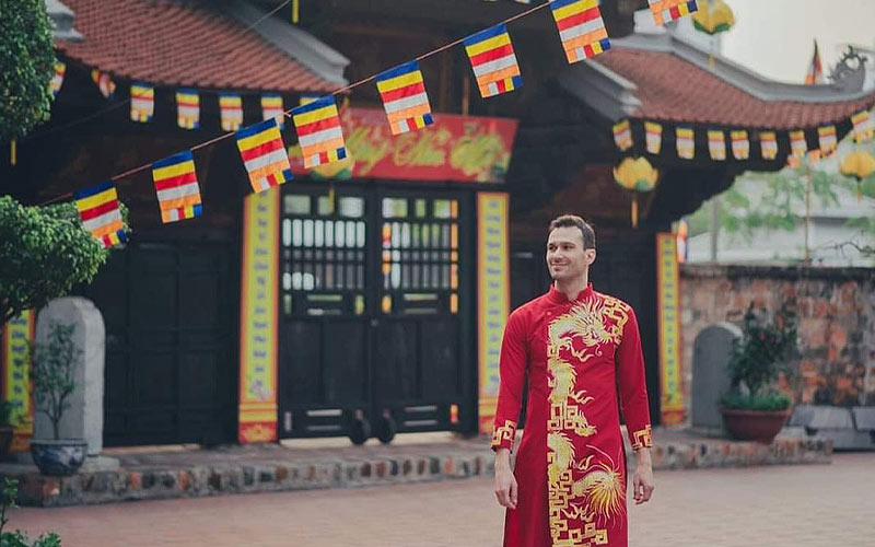 Áo dài cho người nước ngoài