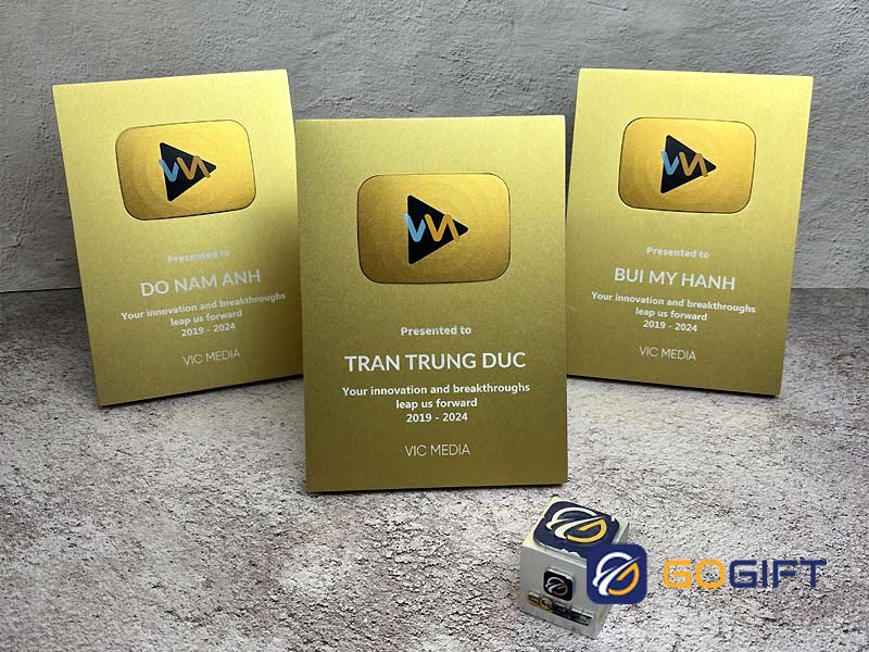 quà tặng tri ân nhân viên lâu năm