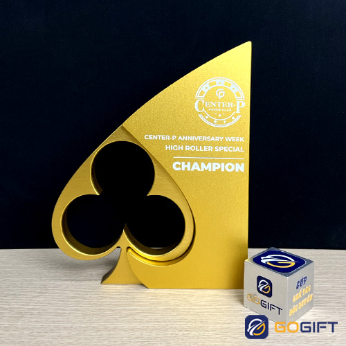 Cúp thiết kế High Roller Special Center Poker