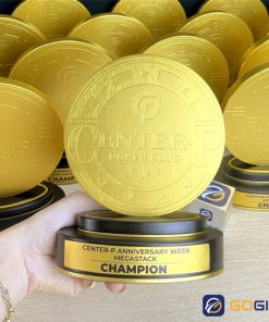 Cúp thiết kế vô địch Kick Off Center Point Poker