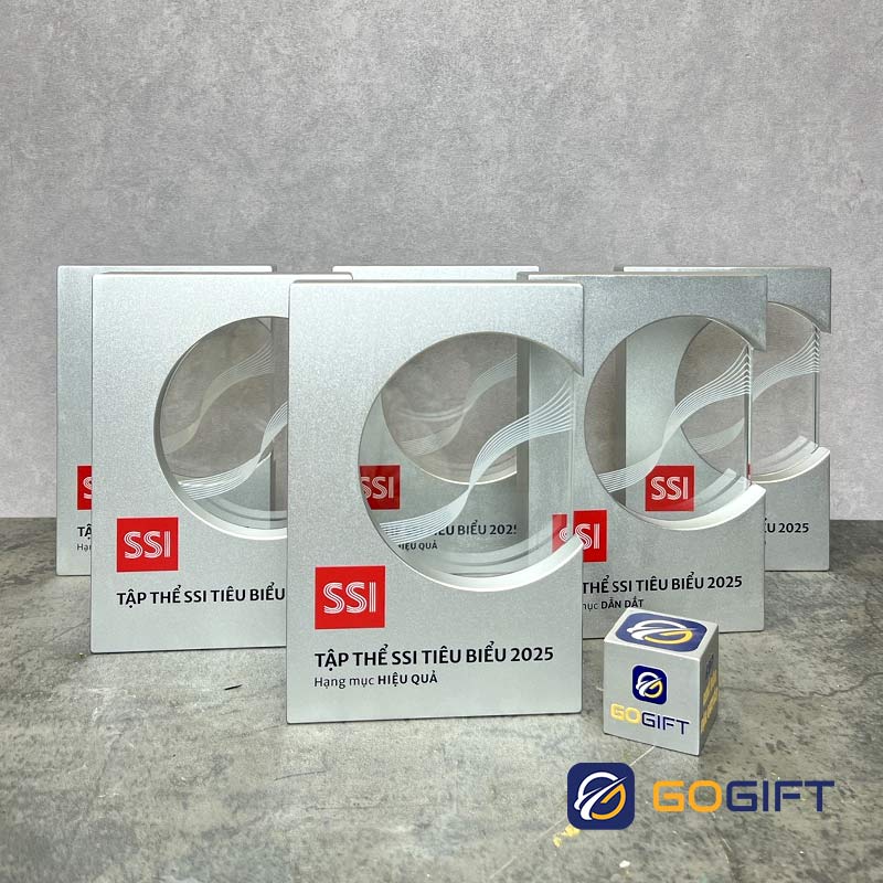 kỷ niệm chương kim loại 5
