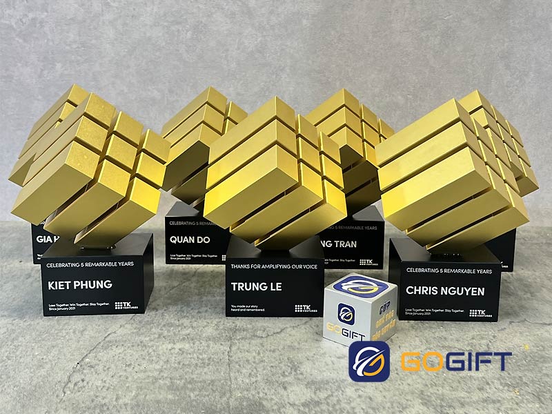 Cúp nguyên khối Cúp nguyên khối