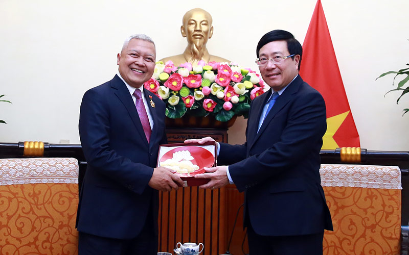 Tặng quà tặng đối ngoại Tặng quà tặng đối ngoại