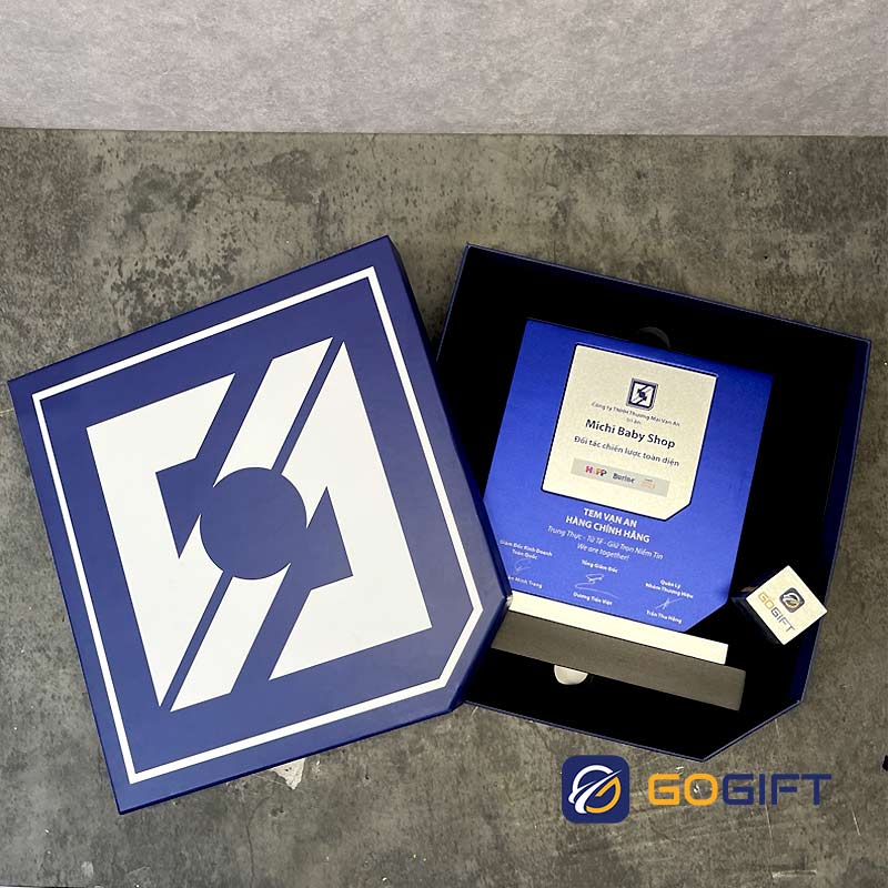 bảng vinh danh công ty 11