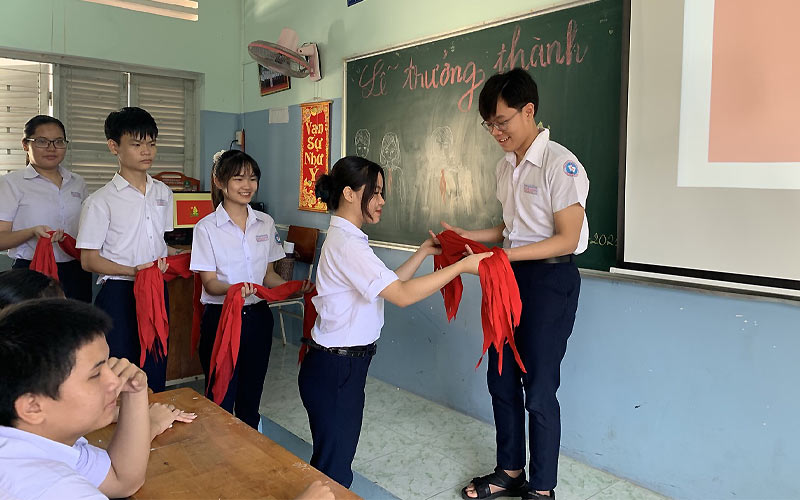 khăn quàng đỏ khăn quàng đỏ