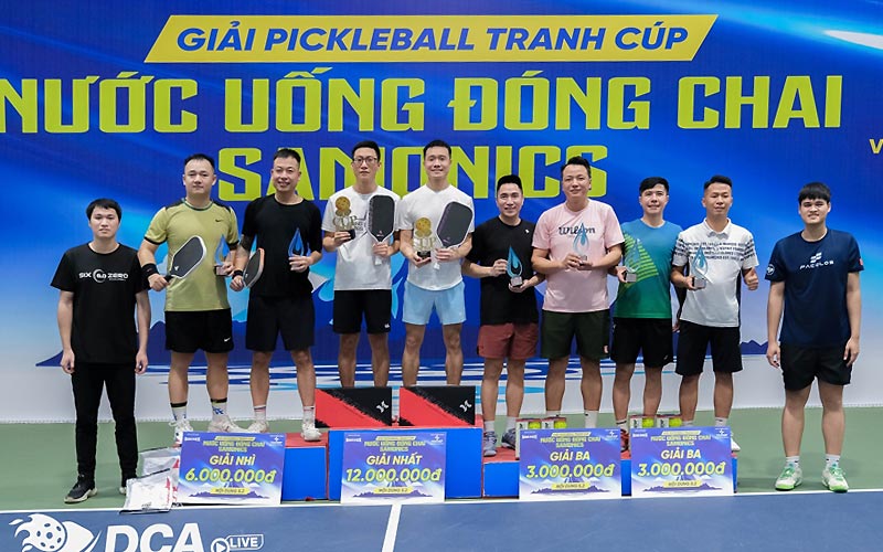 nhà tài trợ giải thể thao