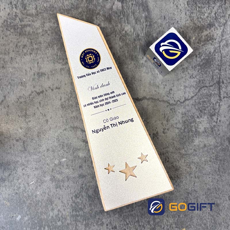 cúp lưu niệm họp lớp cấp 3 Kỷ niệm chương tri ân cô giáo