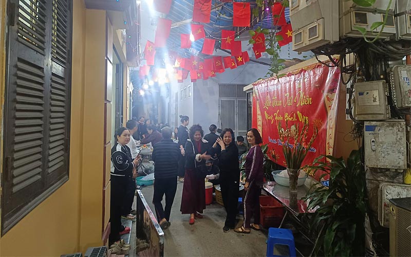 kịch bản tất niên xóm 1