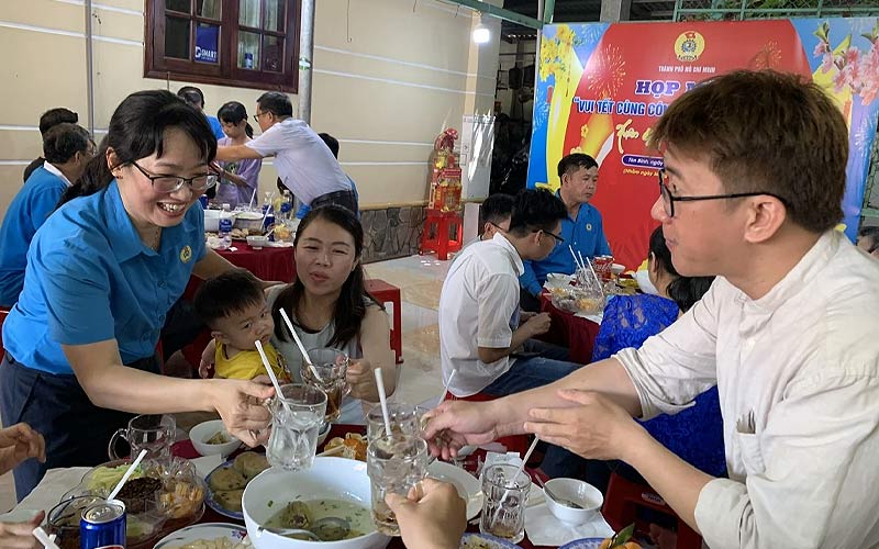 kịch bản tất niên xóm