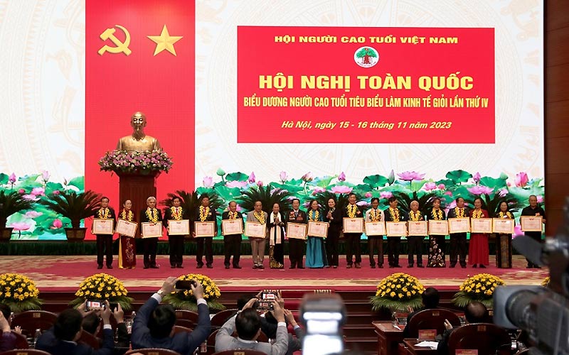 phát biểu tại Hội nghị người cao tuổi 1