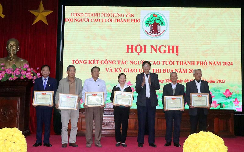 phát biểu tại Hội nghị người cao tuổi 2