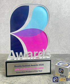 Cúp thiết kế Beauty Summit Awards 2025