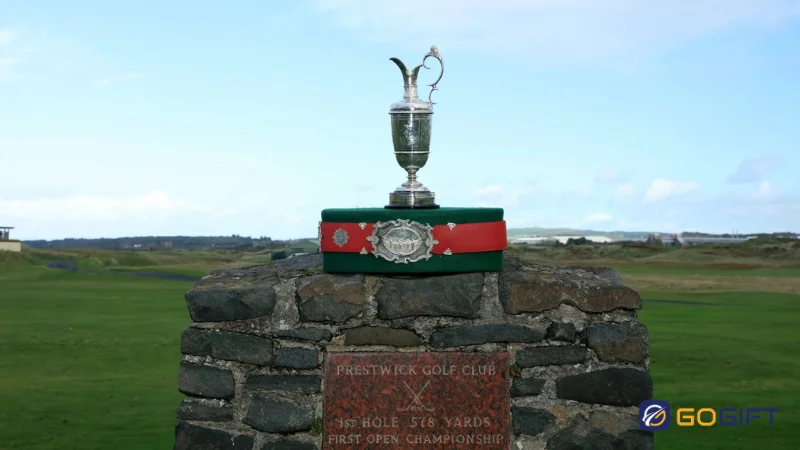 Chiếc bình bạc Claret Jug