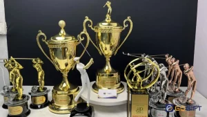 Xu hướng thiết kế cúp Golf cao cấp từ bình bạc Claret Jug