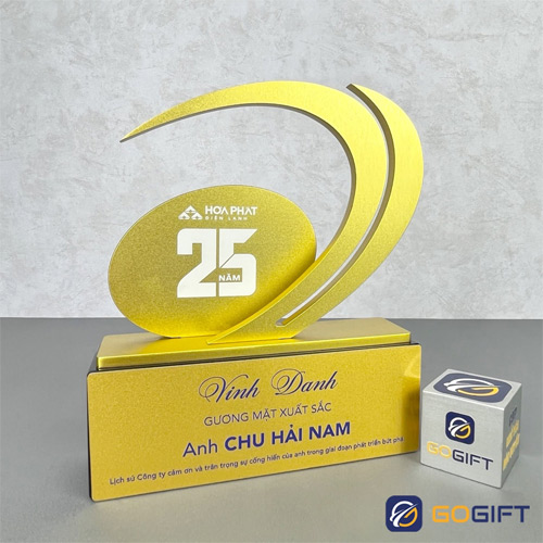 Cúp thiết kế Hoà Phát 25 năm