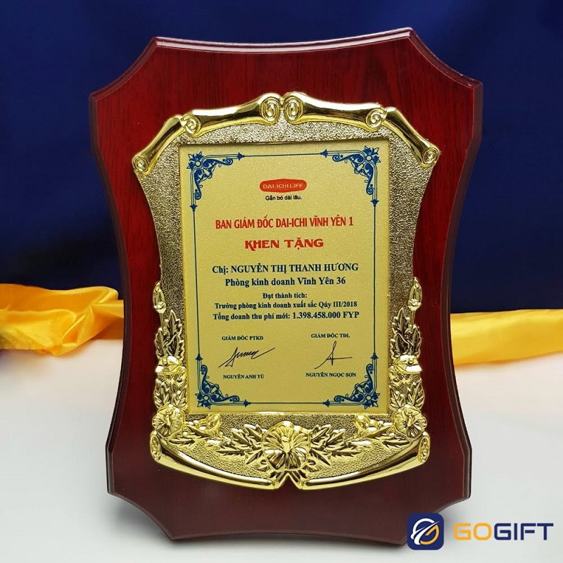 Bảng vinh danh gỗ đồng truyền thống