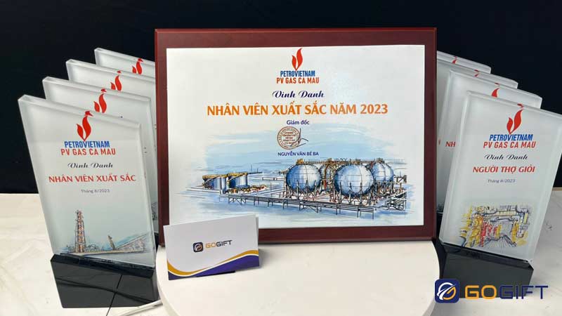Tổng hợp 21+ mẫu bảng vinh danh nhân viên sale đẹp, chất lượng