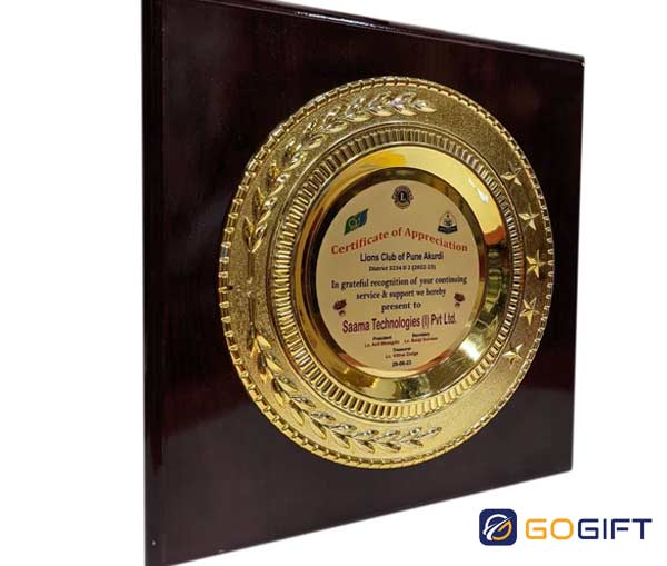 Mẫu kỷ niệm chương gỗ đồng thiết kế đơn giản nhưng cực kỳ sang trọng 