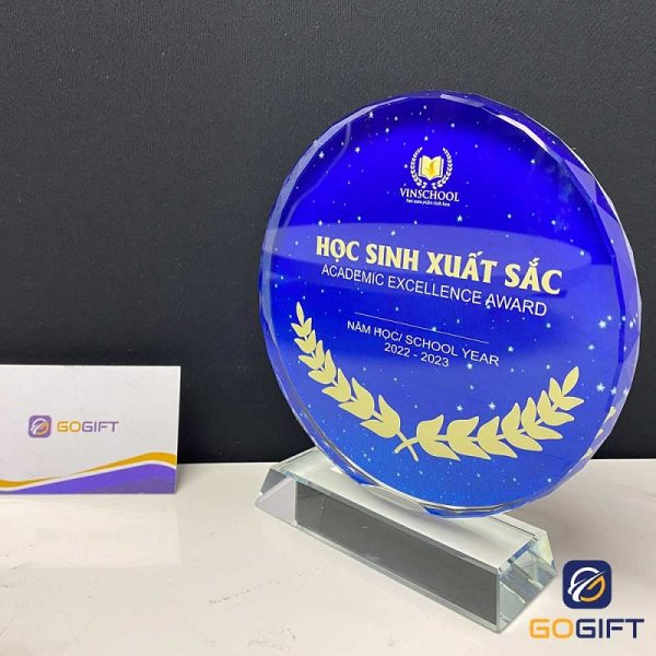 Mẫu kỷ niệm chương thủy tinh hình tròn để vinh danh học sinh xuất sắc tại các trường học