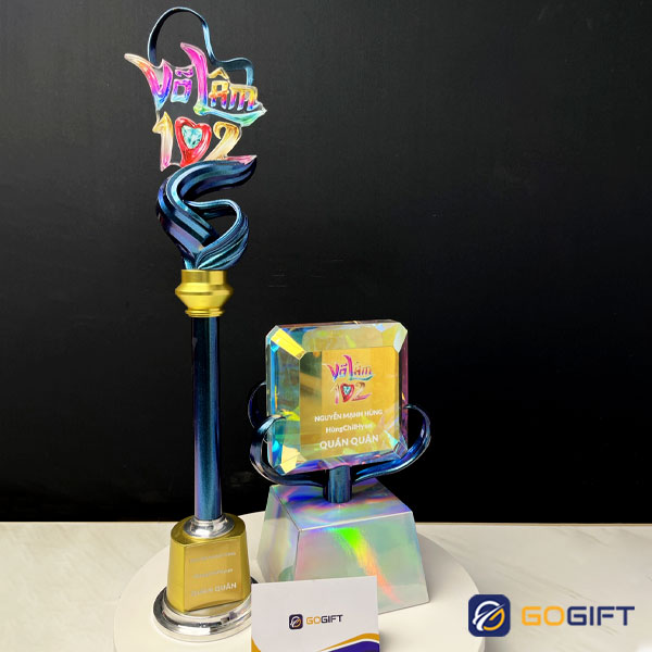 Chuẩn bị các vật phẩm, cúp vinh danh các game thủ 